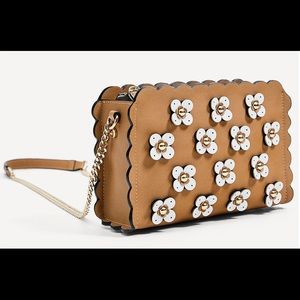 Zara Bags - Brand new Zara appliqué flower leather bag Zara Bags - Brand new Zara appliqué flower leather bag